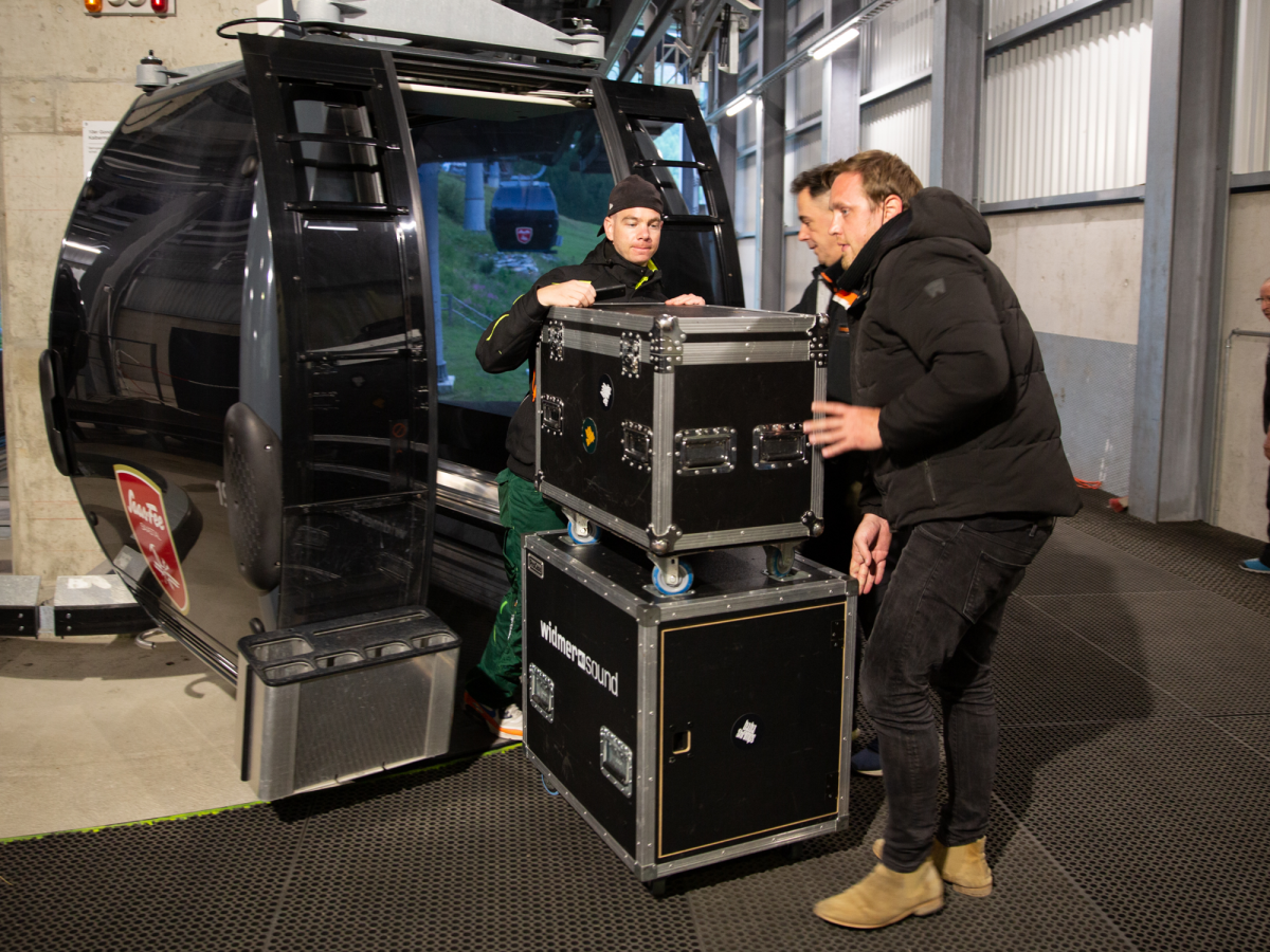 Die Event-Technik wird auch da aufgebaut wo keine Strassen hinführen.